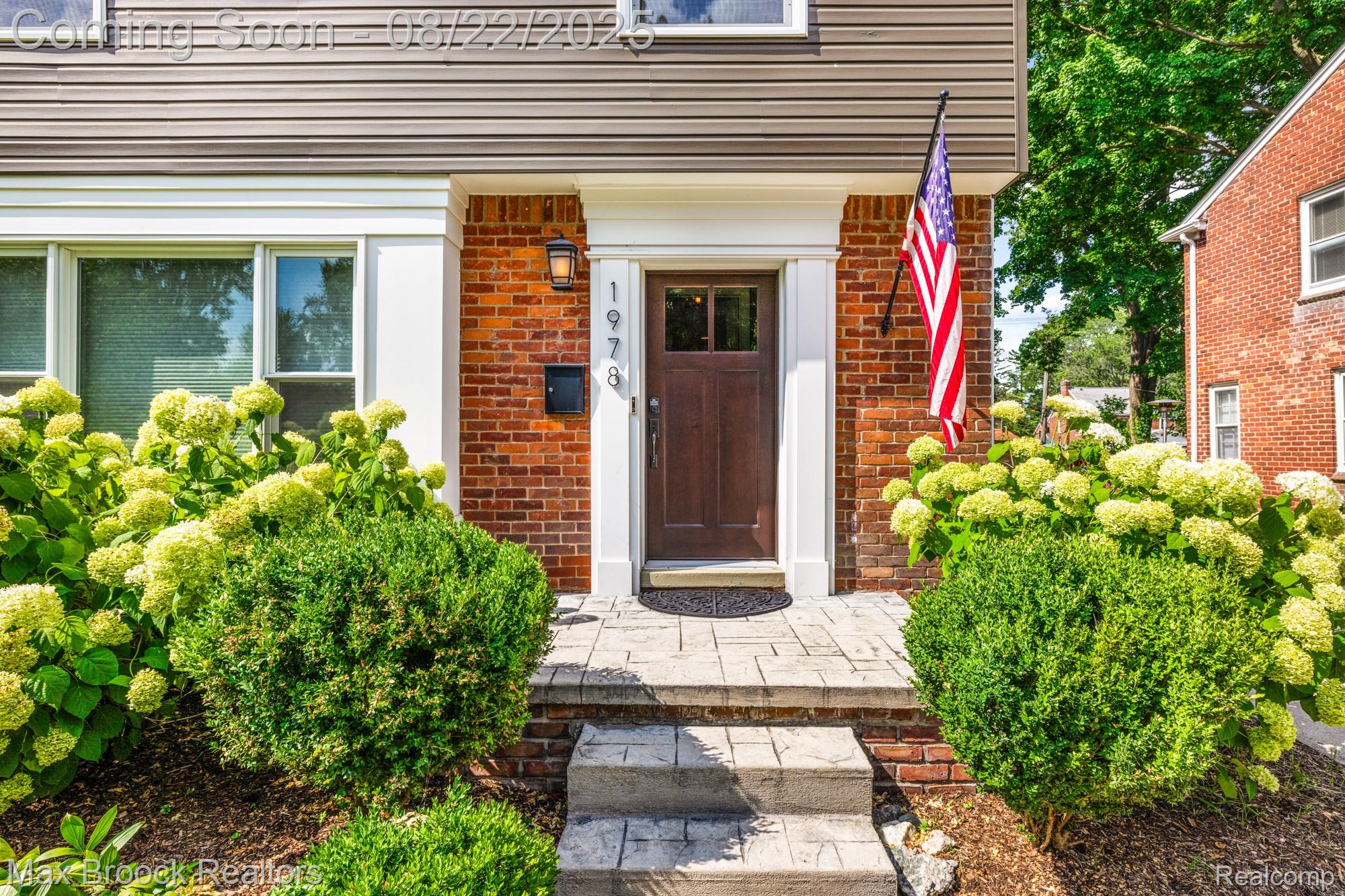 1978 Catalpa Drive