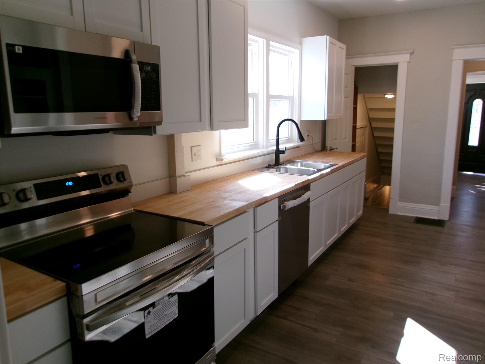 216 E Washington Street