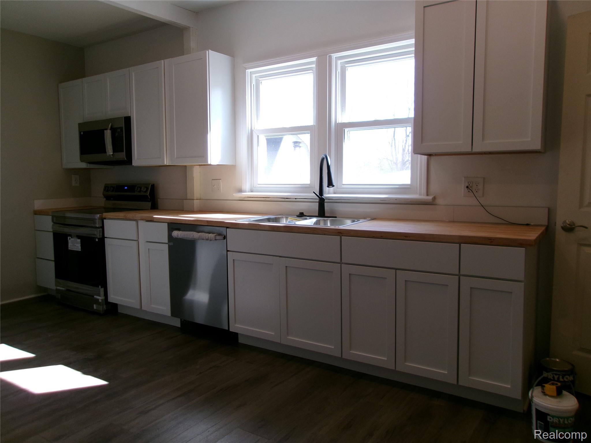 216 E Washington Street