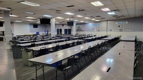 27531 GRAND RIVER Street Livonia City MI 48152