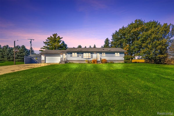 2227 N GRAF RD, CARO, MI 48723 - Image be6d45da4e5c8d89b6fe1dcfe93aa4f0/3169825302