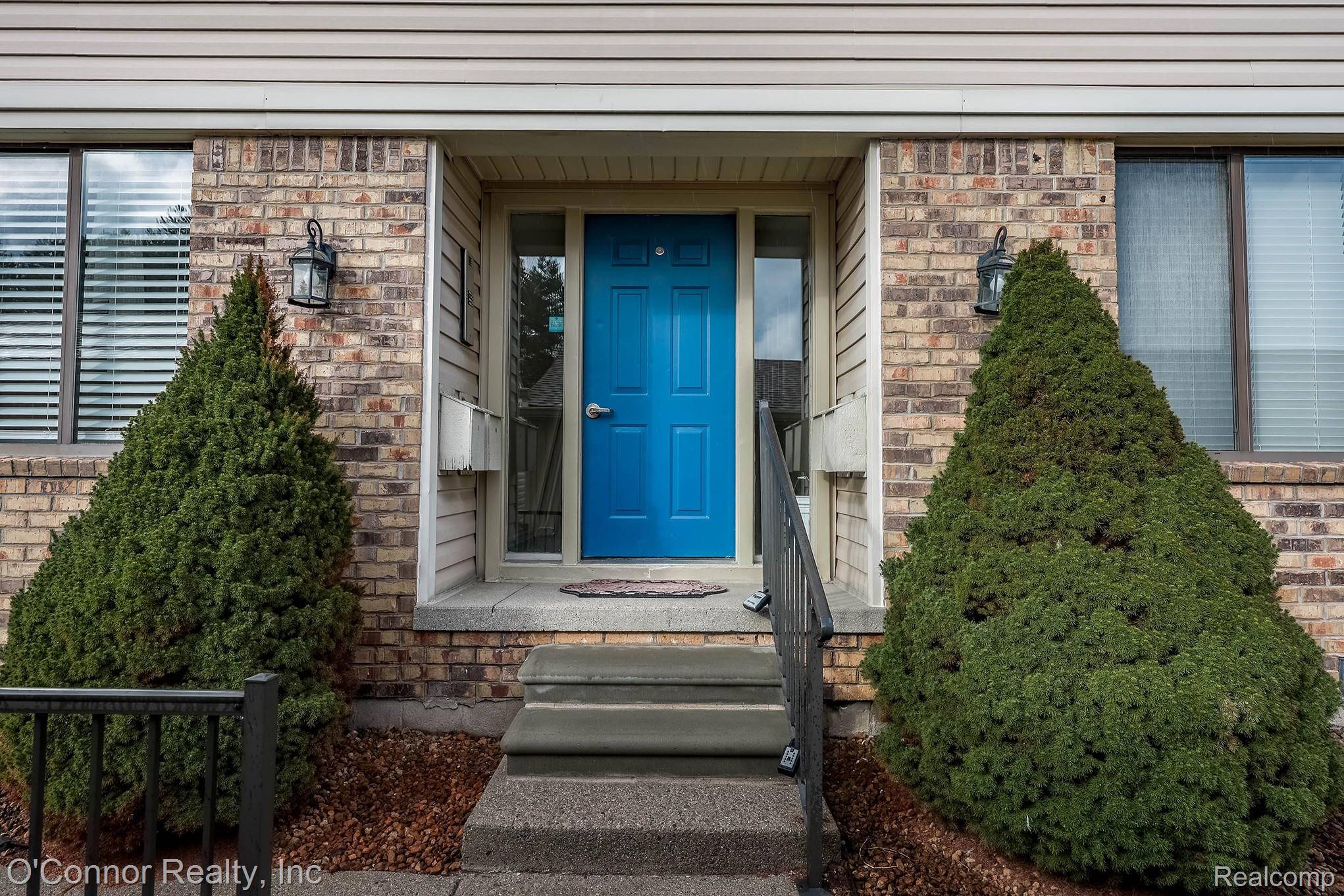 1700 River Road 10