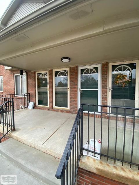 18530 E 14 Mile - B5 Lower Road Fraser City MI 48026