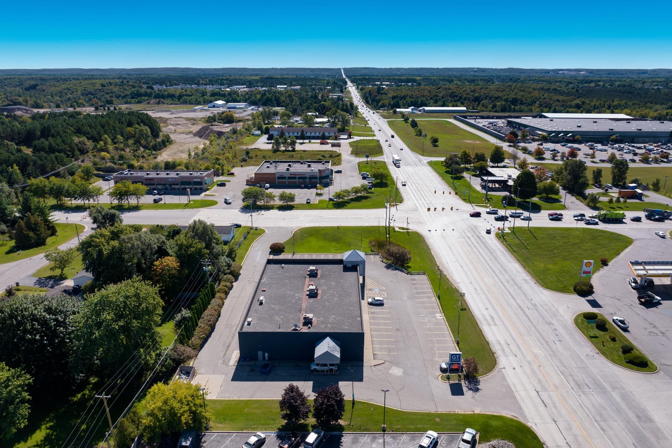 939 S US-31