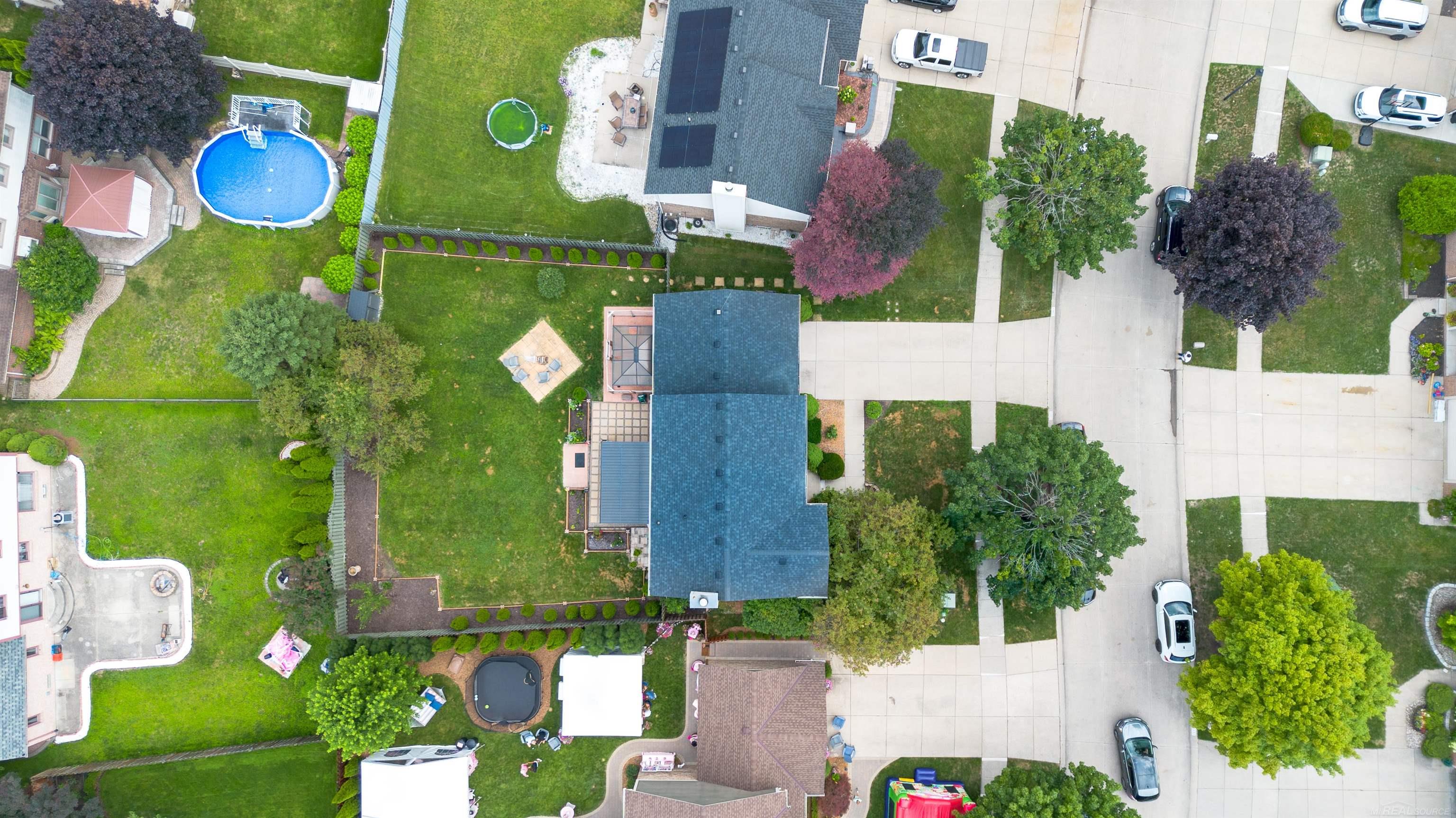 7584 Maple Drive