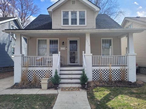 Photo of 2319 Edgewood Boulevard, Berkley City, MI 48072 (MLS # 81026010092)
