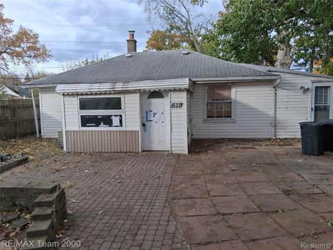 533 E Milton Avenue Hazel Park City MI 48030