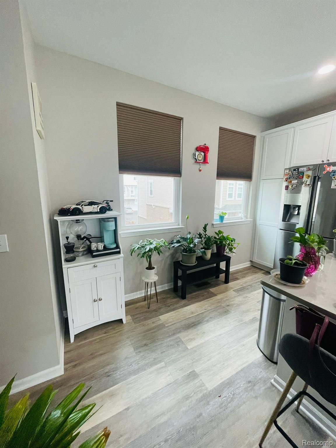 3221 Chambers W