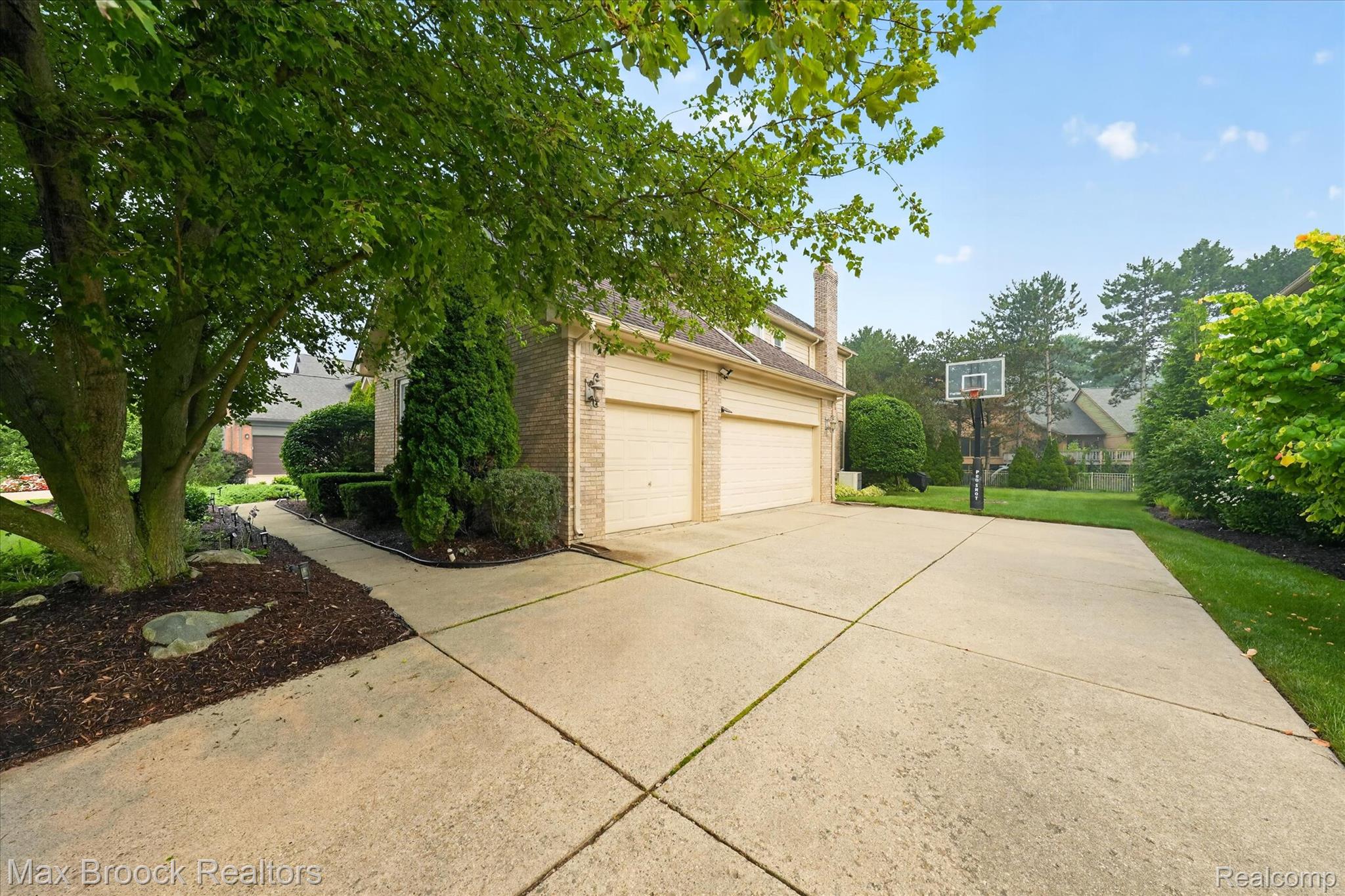 1822 Lexington Drive