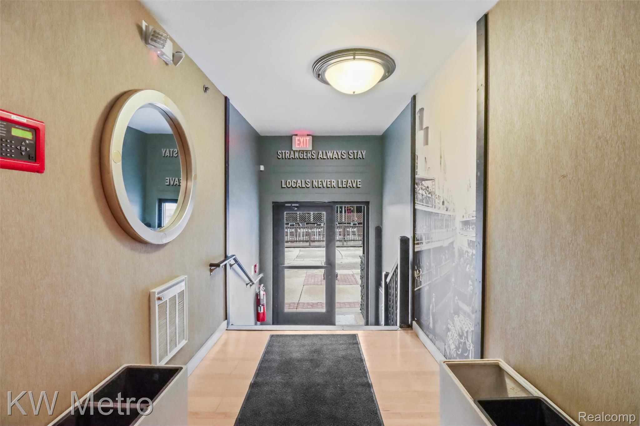 423 S Washington Avenue 200