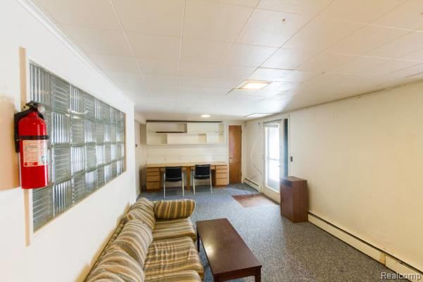 921 Mary Unit 1 Street