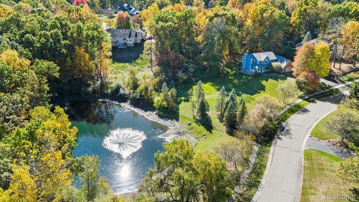 9755 Forest Ridge Drive