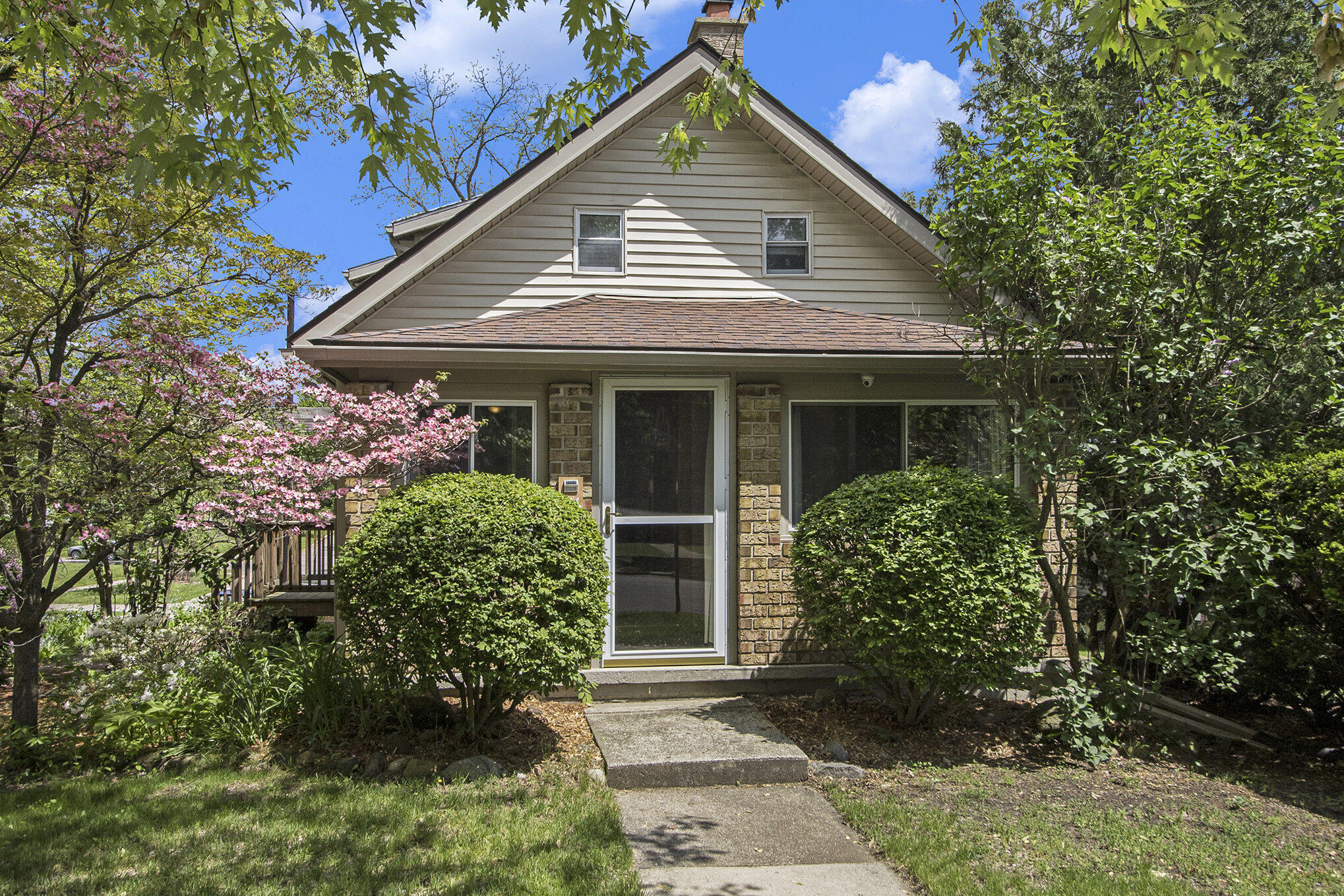 916 Brooks Street