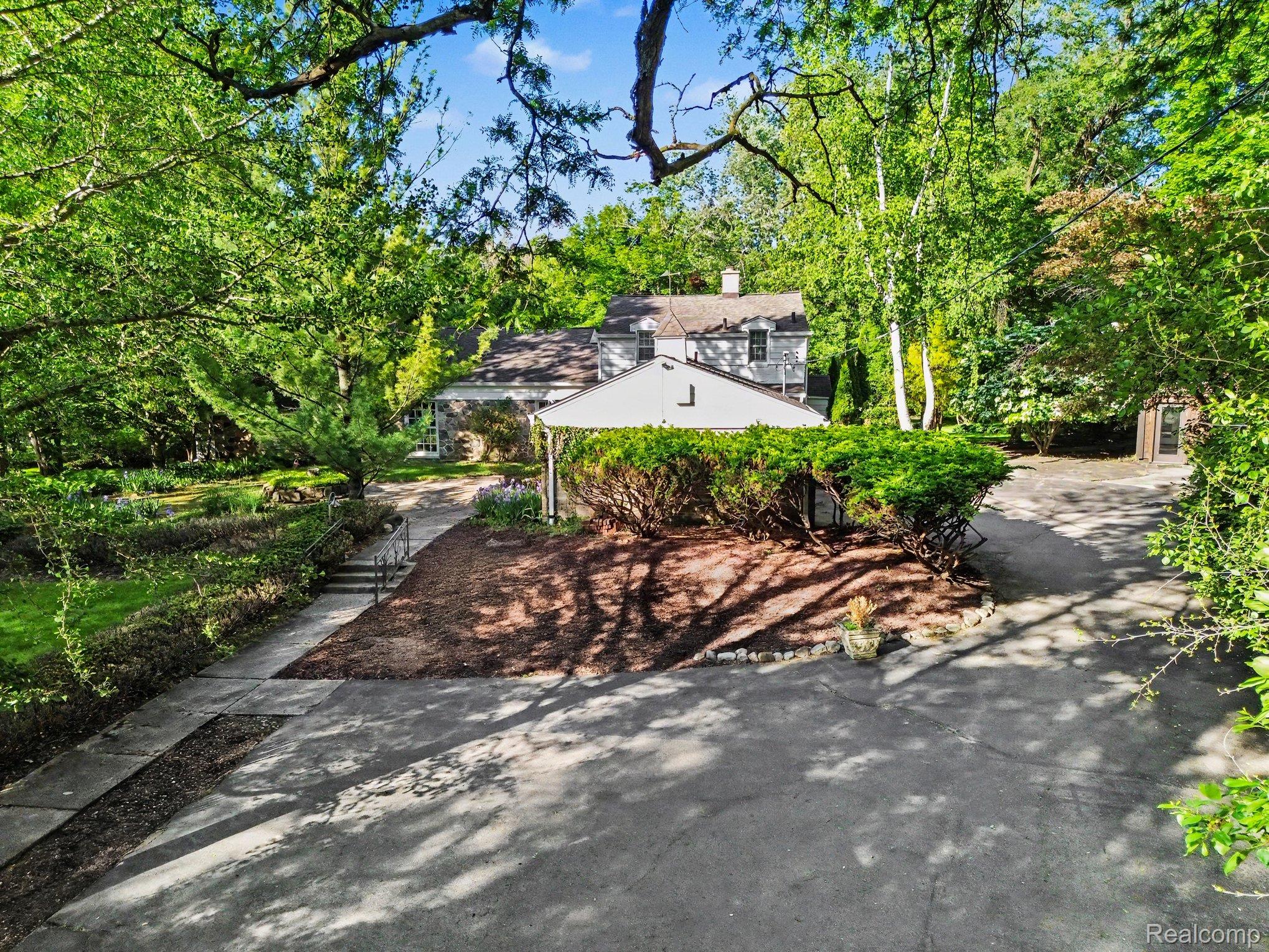 26580 Wellington Road