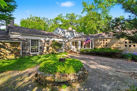 Photo for 26580 Wellington Road