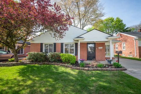 Photo of 28465 N Clements Circle, Livonia City, MI 48150 (MLS # 81026018704)