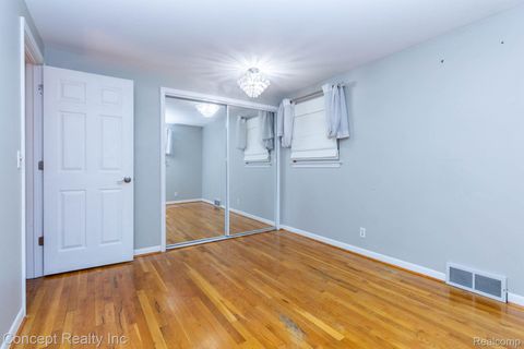Tiny photo for 20973 Westfarm Lane, Farmington Hills City, MI 48167 (MLS # 20261039597)
