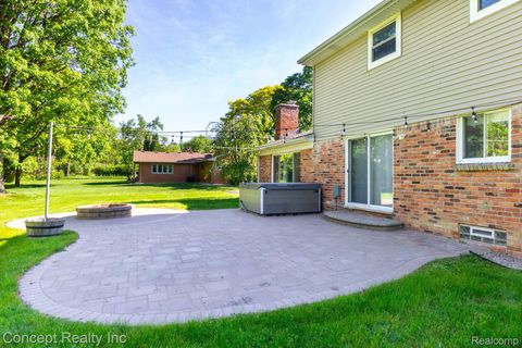 Tiny photo for 20973 Westfarm Lane, Farmington Hills City, MI 48167 (MLS # 20261039597)