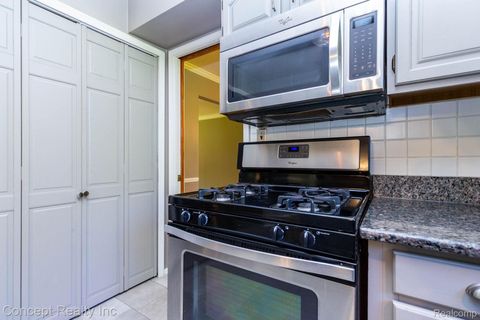 Tiny photo for 20973 Westfarm Lane, Farmington Hills City, MI 48167 (MLS # 20261039597)