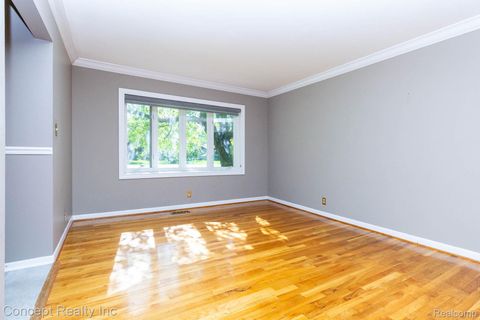 Tiny photo for 20973 Westfarm Lane, Farmington Hills City, MI 48167 (MLS # 20261039597)