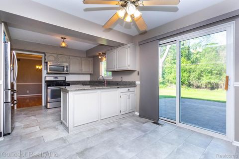 Tiny photo for 20973 Westfarm Lane, Farmington Hills City, MI 48167 (MLS # 20261039597)