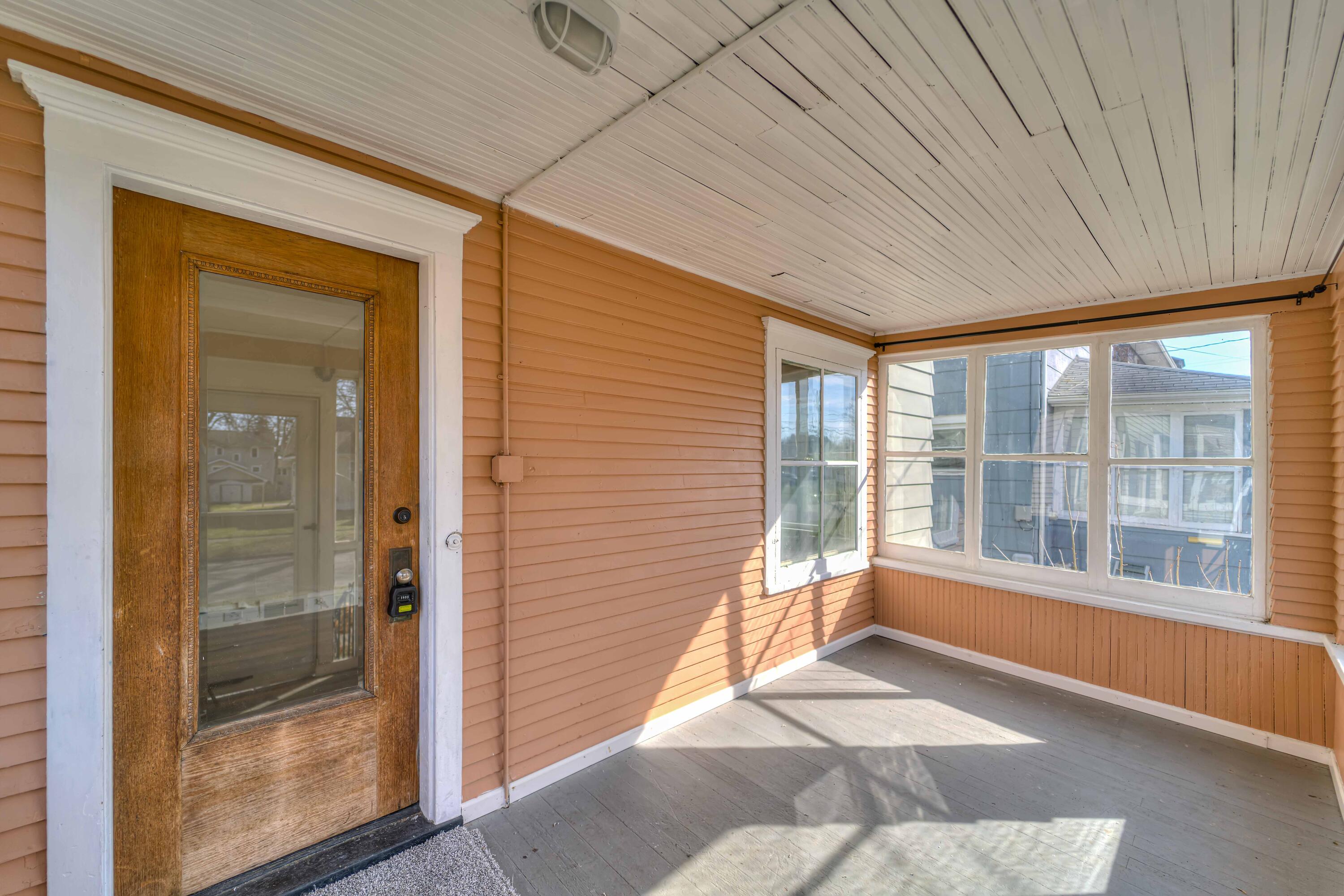 121 N Thompson Street