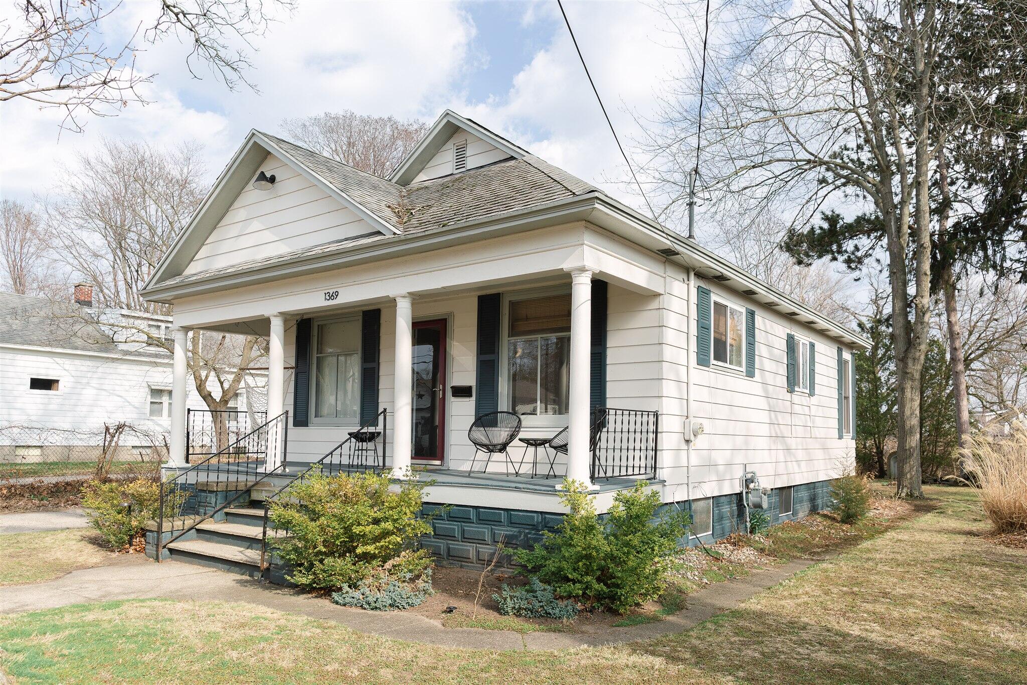 1369 Montgomery Avenue