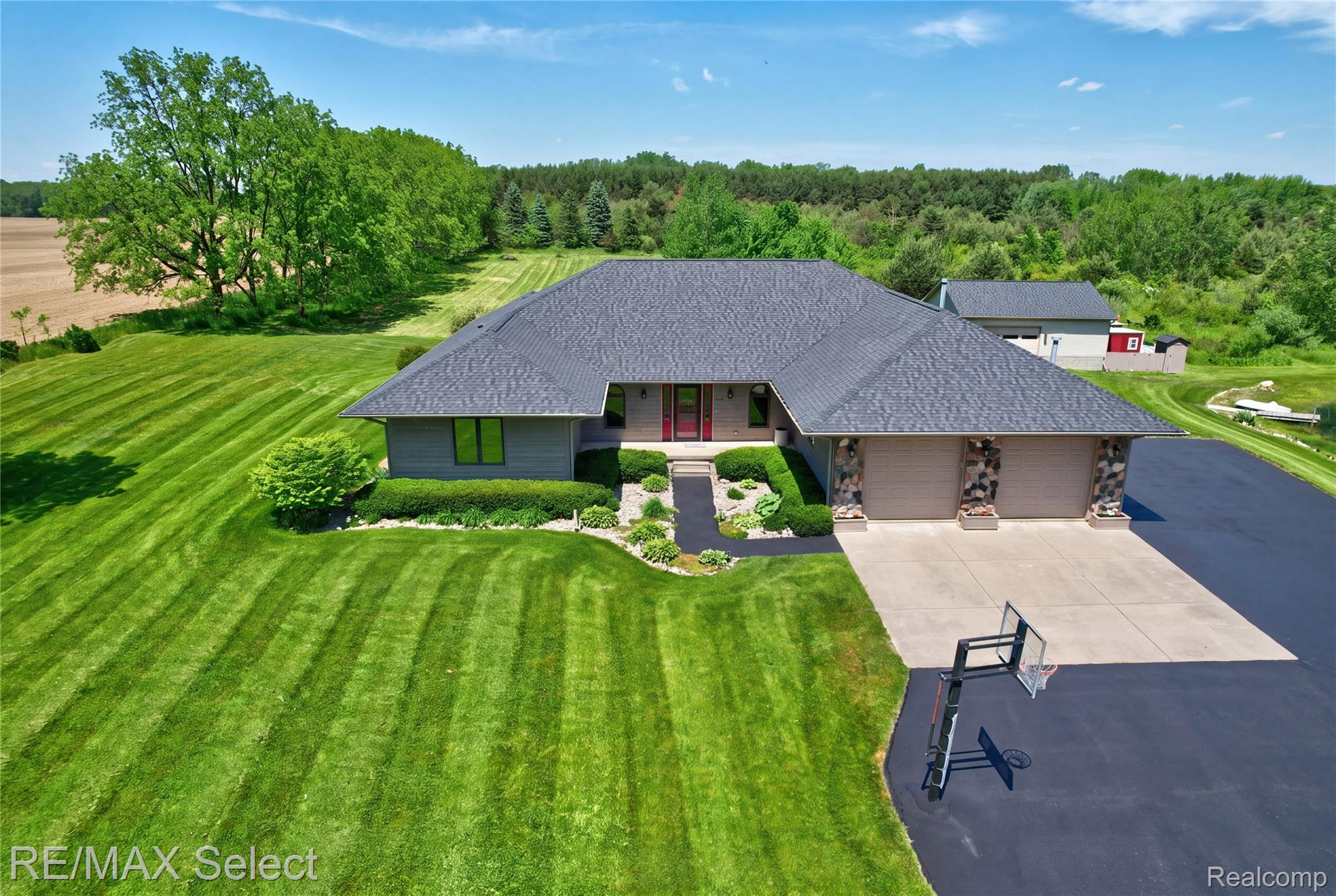9120 RAY Road