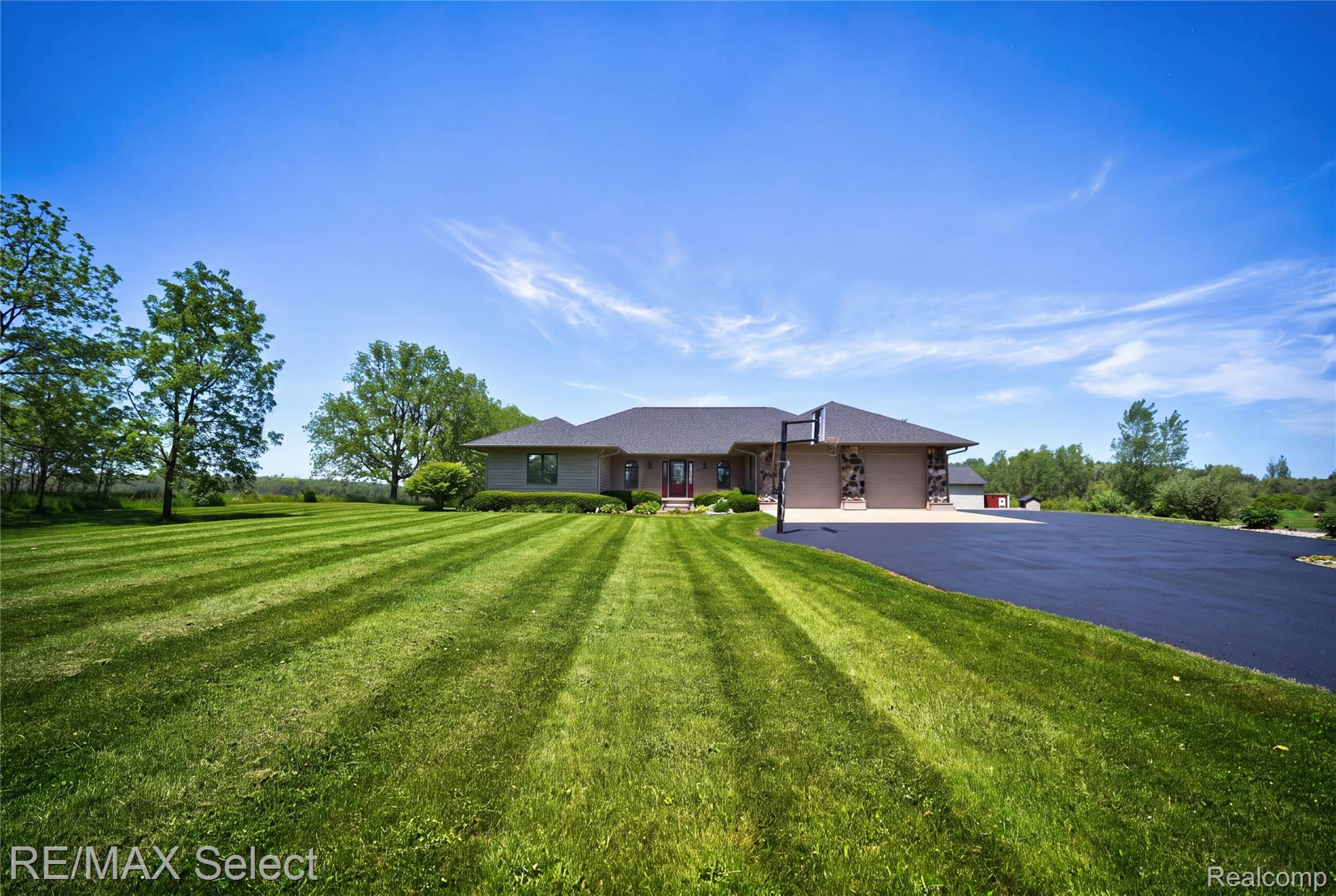 9120 RAY Road