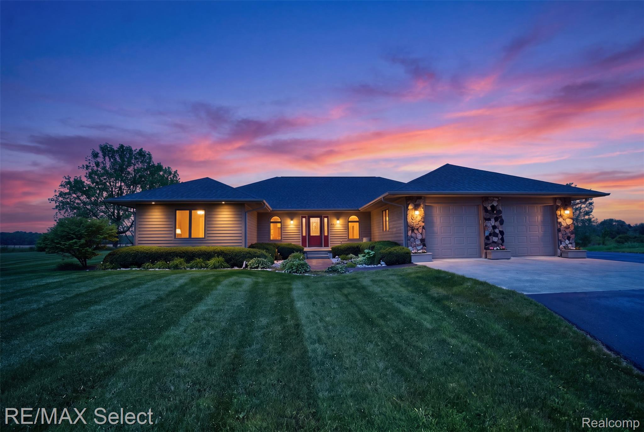 9120 RAY Road