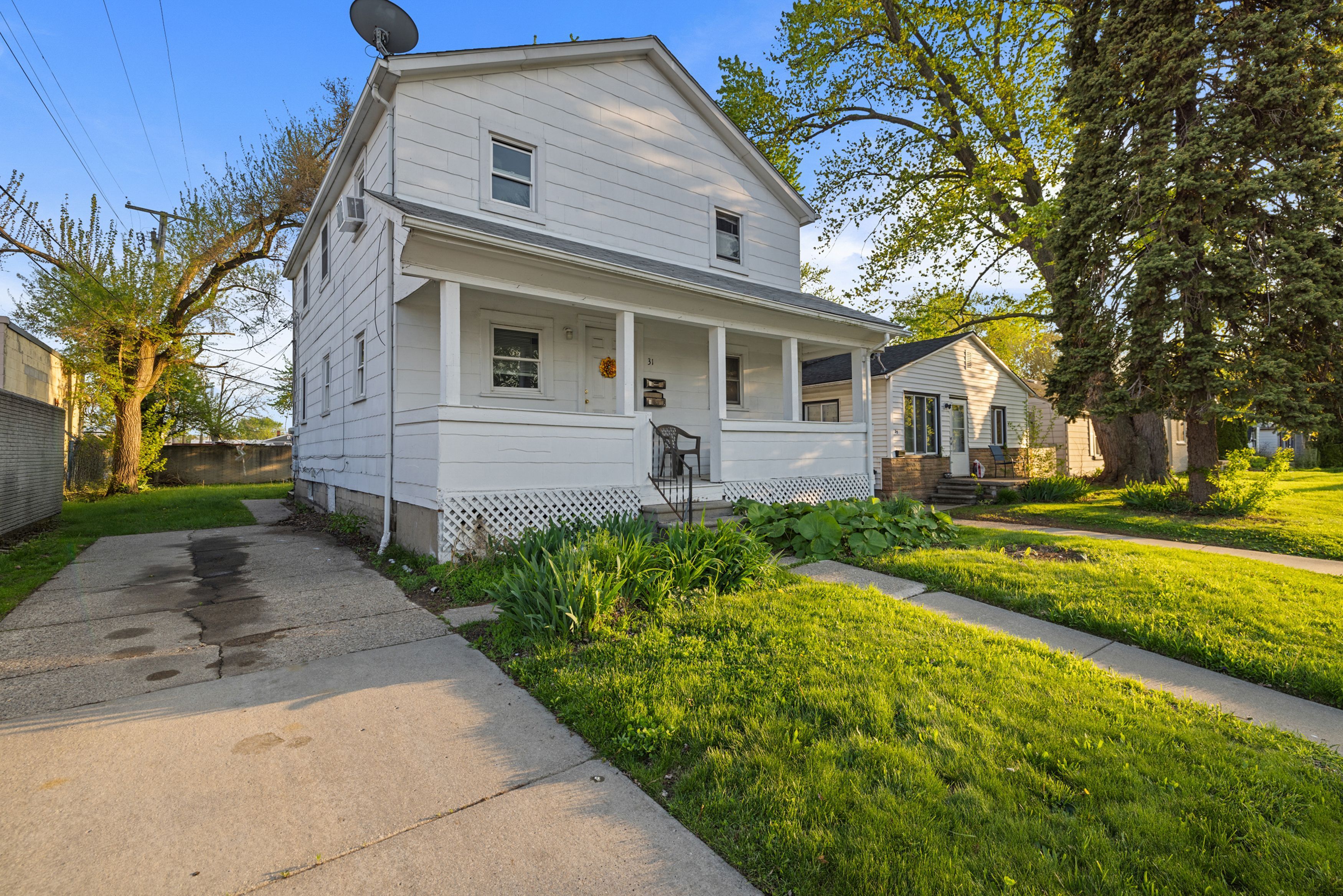 31 W BARRETT Avenue