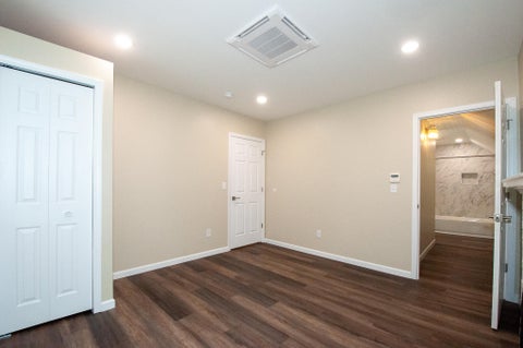 Tiny photo for 172 W Manchester Street, Battle Creek City, MI 49037 (MLS # 64026055771)