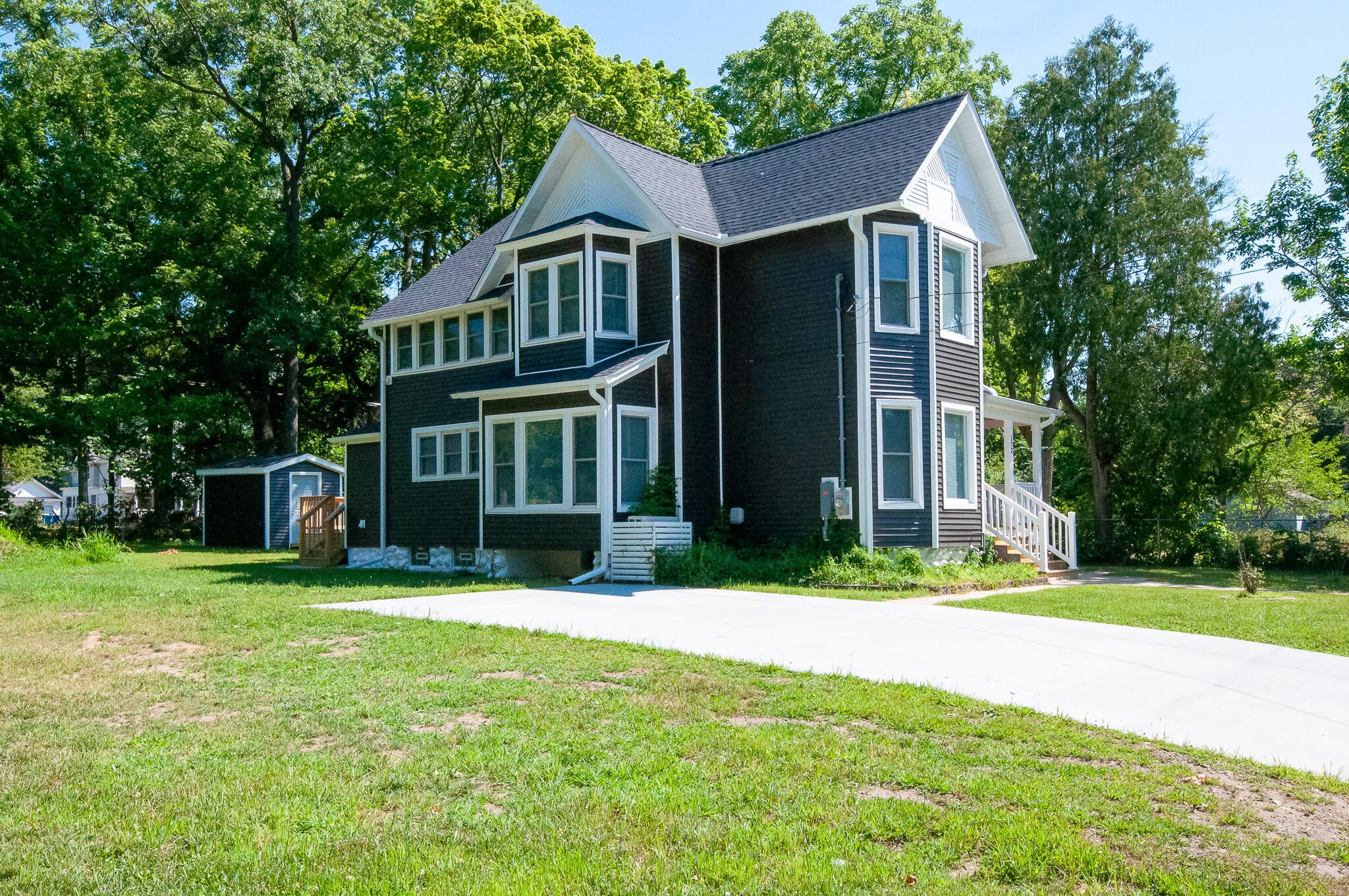 172 W Manchester Street