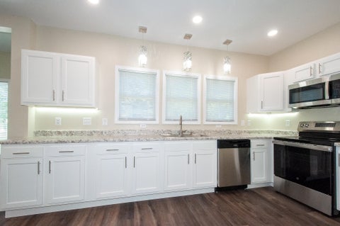 Tiny photo for 172 W Manchester Street, Battle Creek City, MI 49037 (MLS # 64026055771)