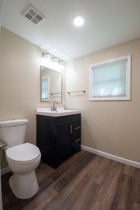 Tiny photo for 172 W Manchester Street, Battle Creek City, MI 49037 (MLS # 64026055771)