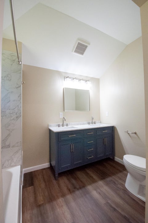 Tiny photo for 172 W Manchester Street, Battle Creek City, MI 49037 (MLS # 64026055771)