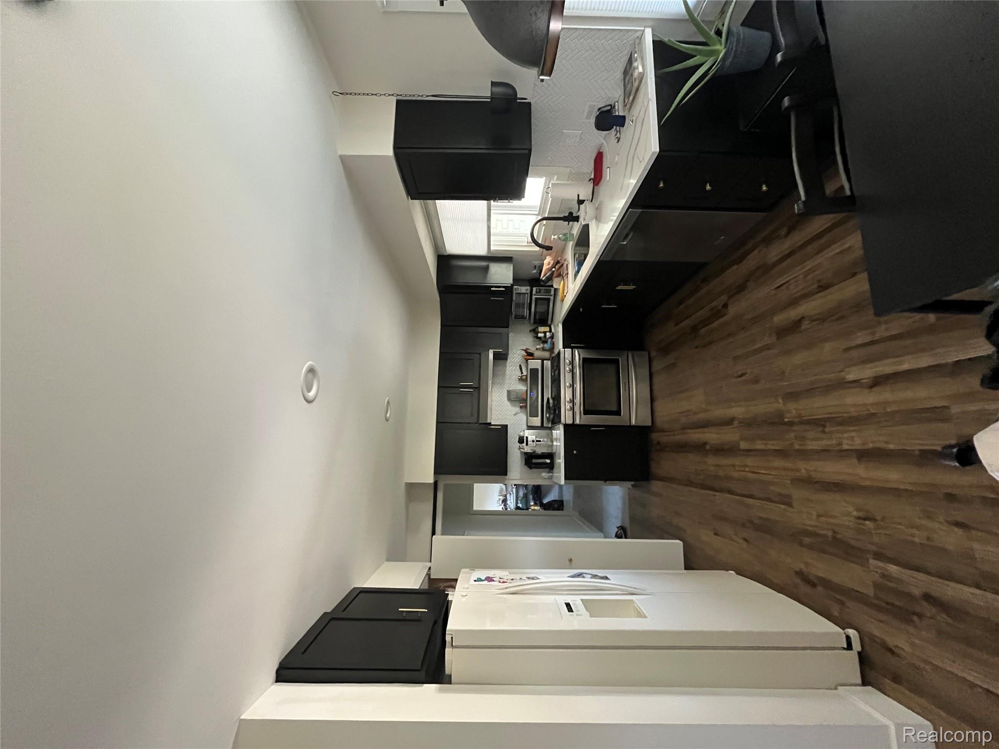 38016 Bloomfield Drive