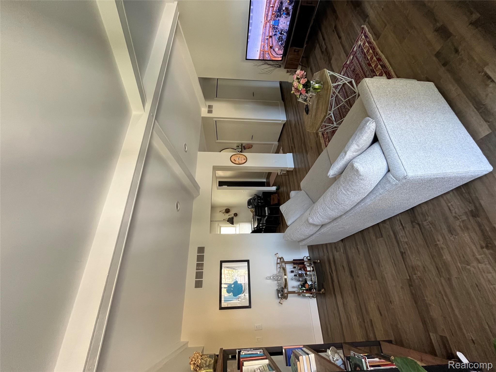 38016 Bloomfield Drive