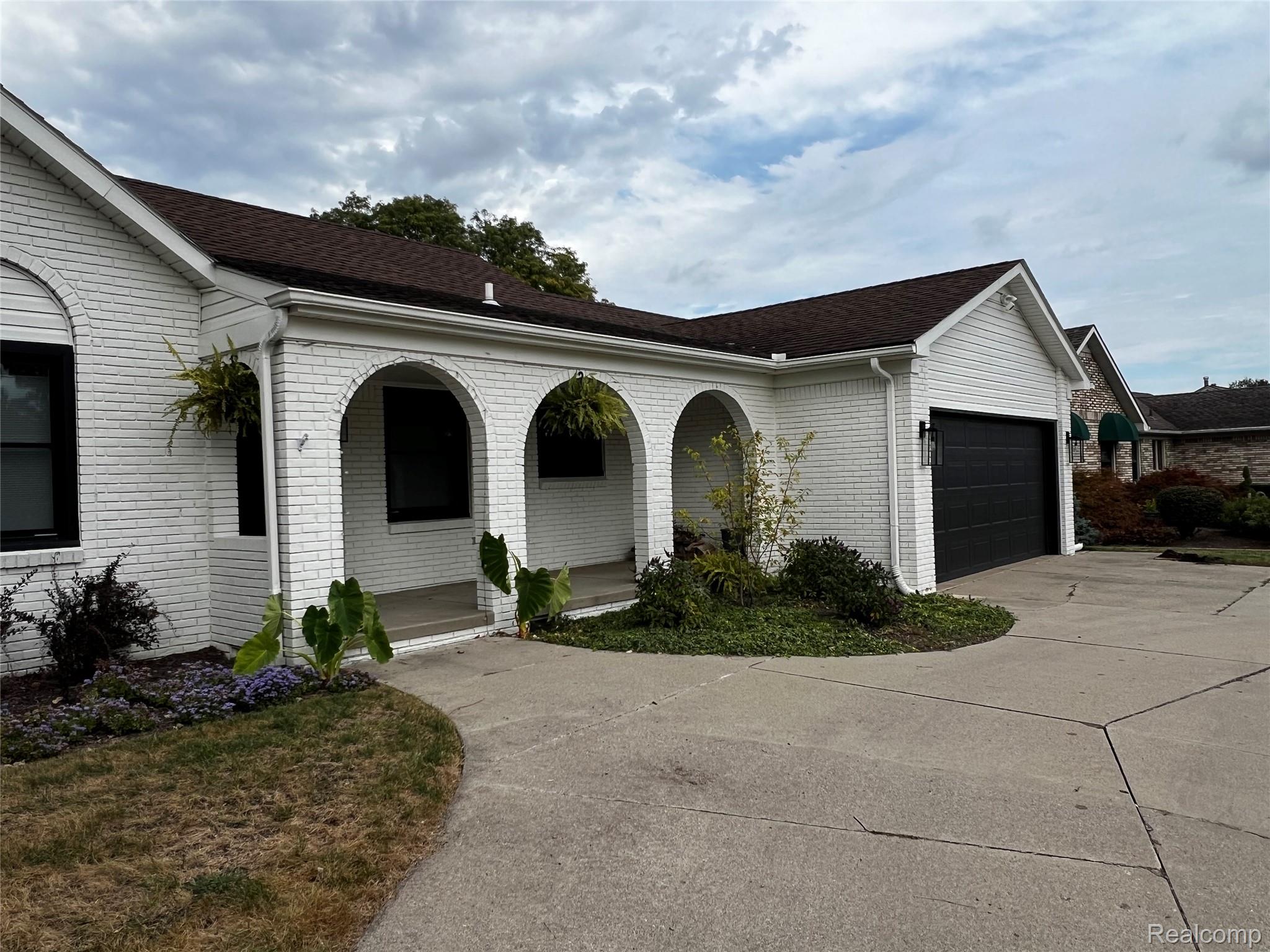 38016 Bloomfield Drive