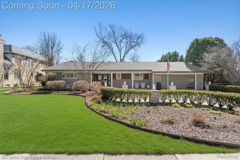 47 Roslyn Road Village Of Grosse Pointe Shores City MI 48236