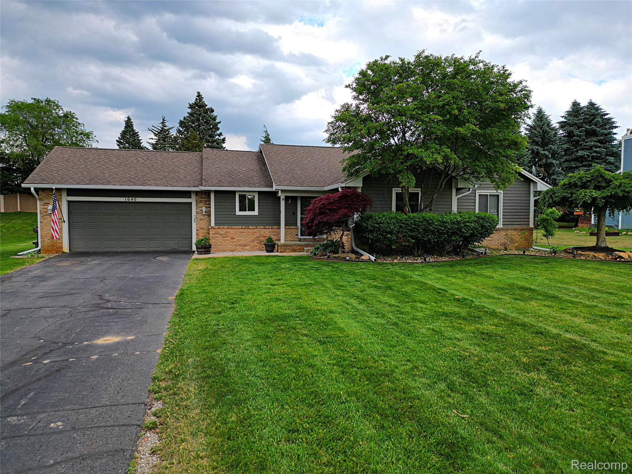 1640 High Pointe Drive