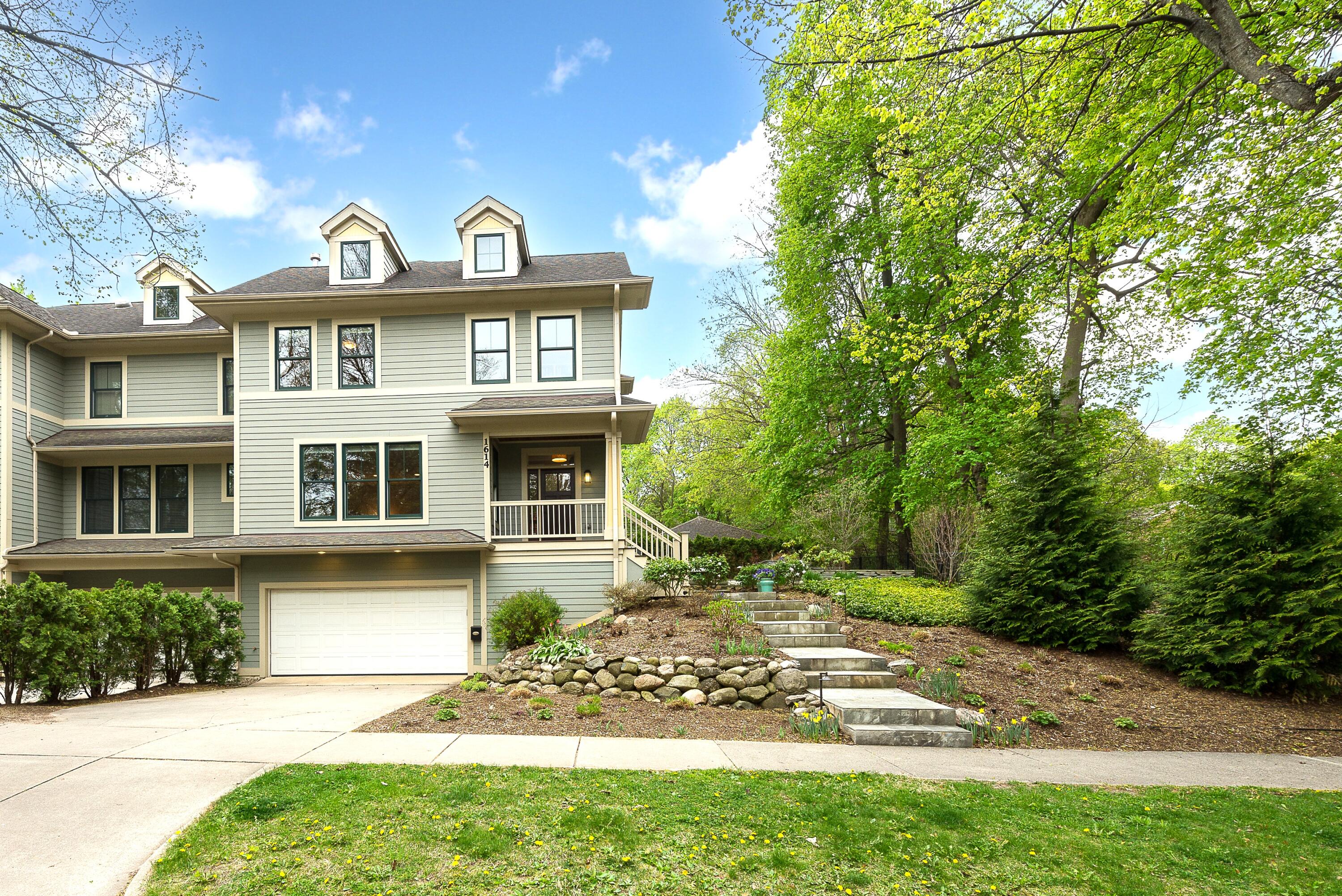 1614 Cambridge Road