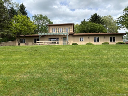 885 LAKE FOREST DR, LAPEER, MI 48446 - Image bf0aa7c3e9c47c2036aeb15ace7dcf16/1542007131