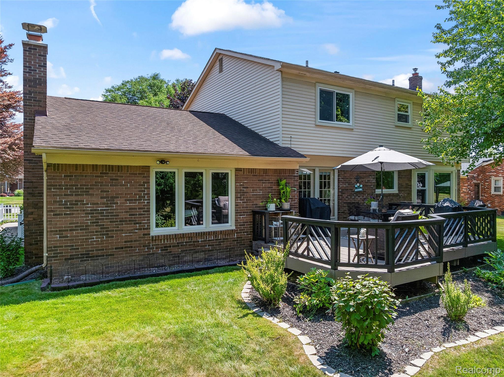 15105 Golfview Drive
