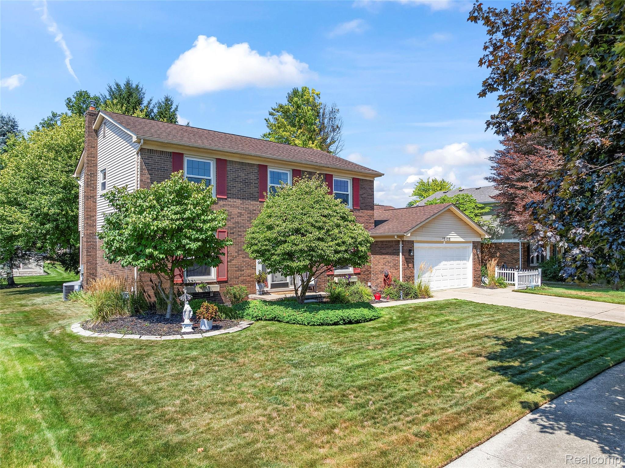 15105 Golfview Drive