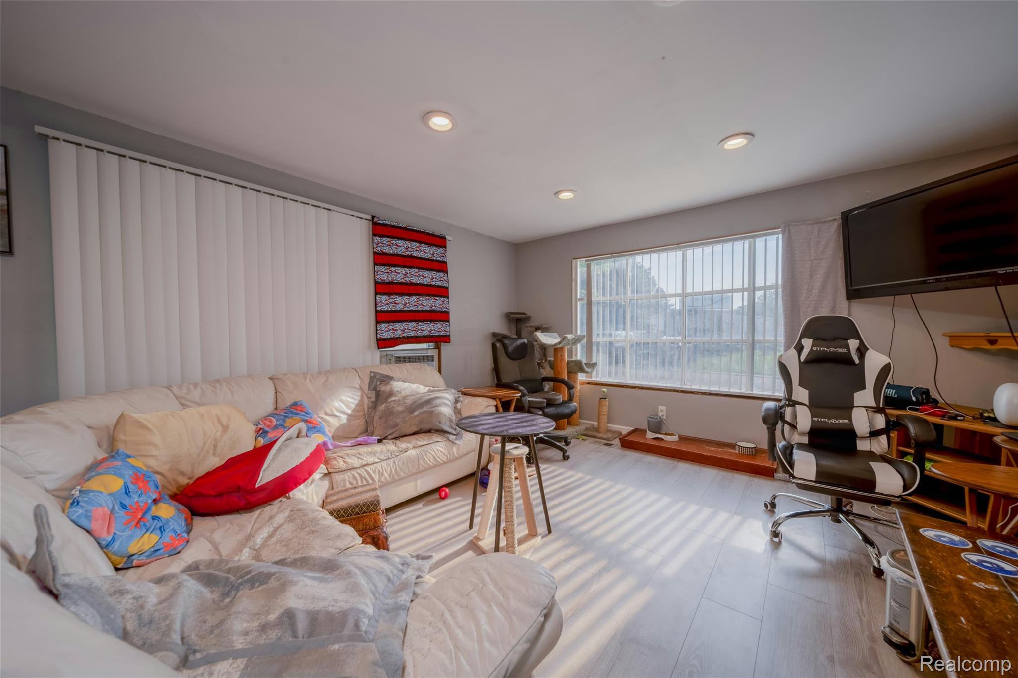 4 Eagle Vista Ln