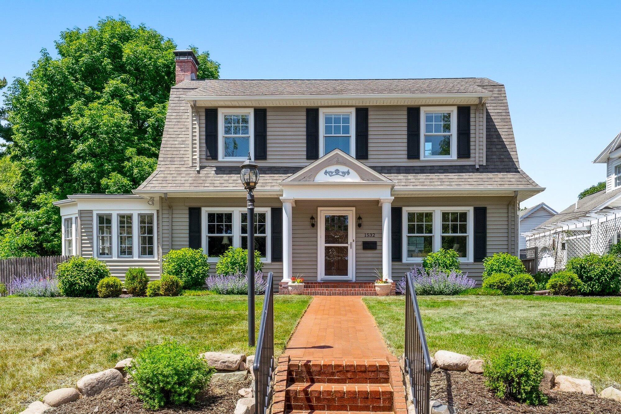 1532 Henderson Drive