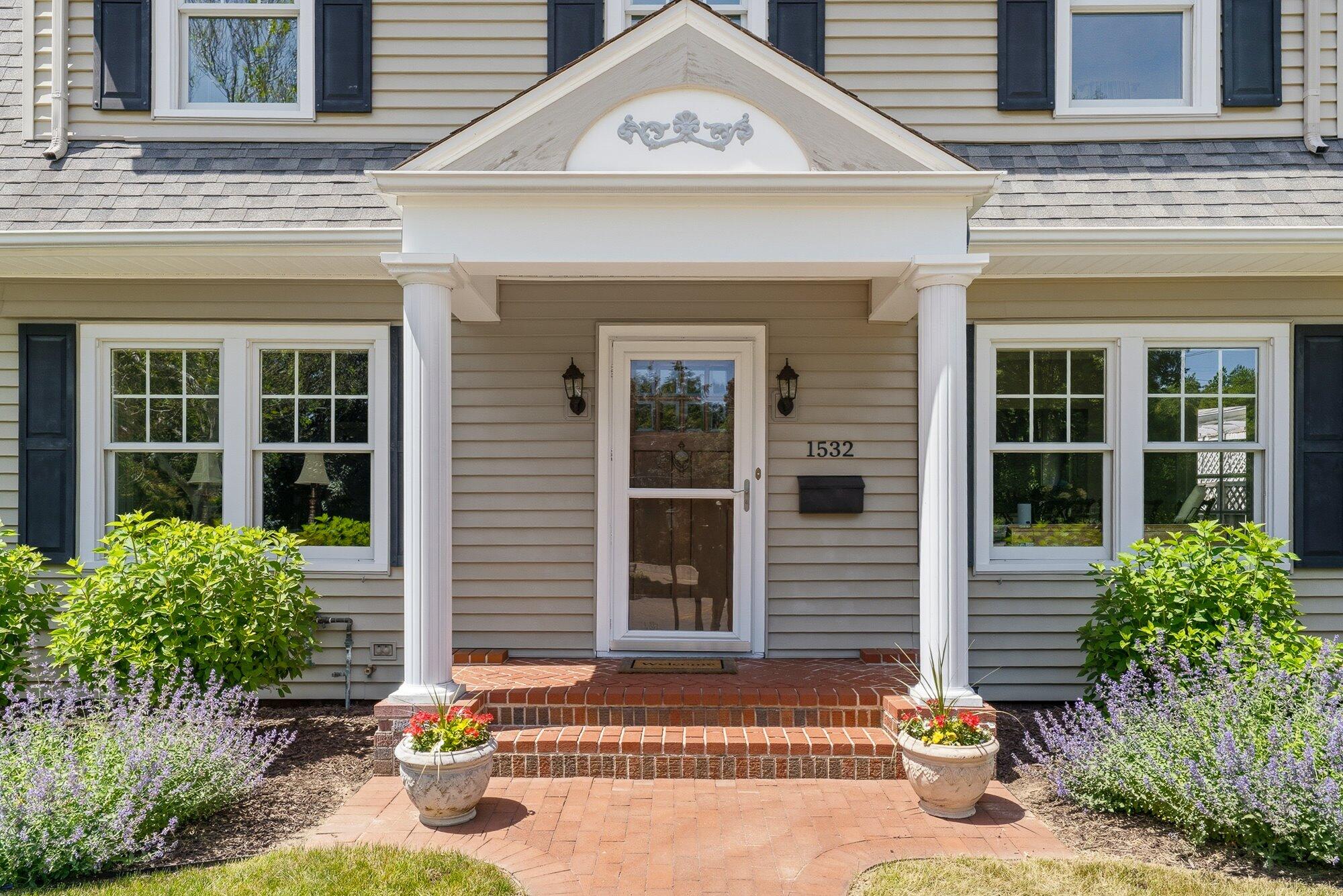 1532 Henderson Drive