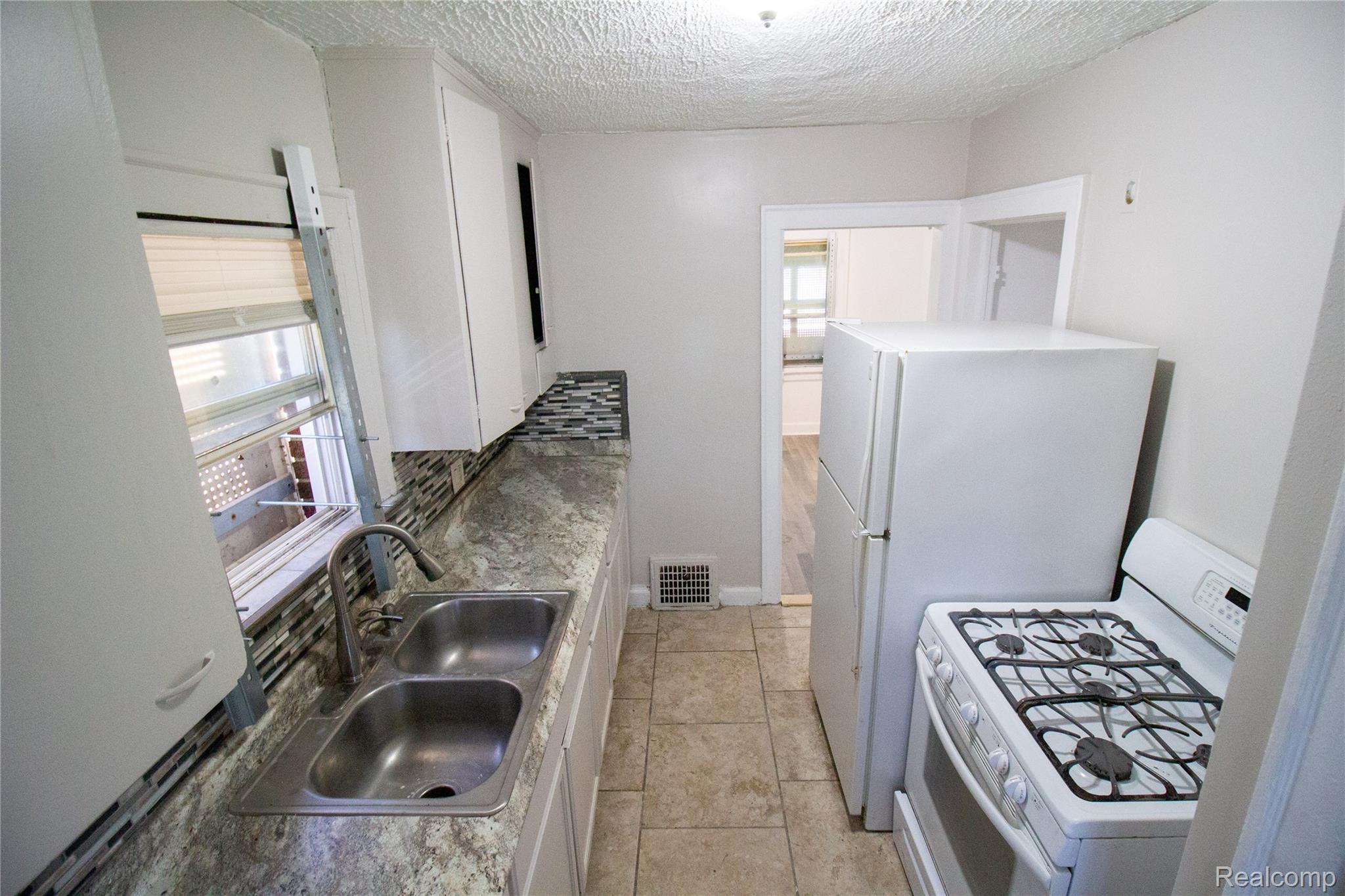 15340 Evanston Street