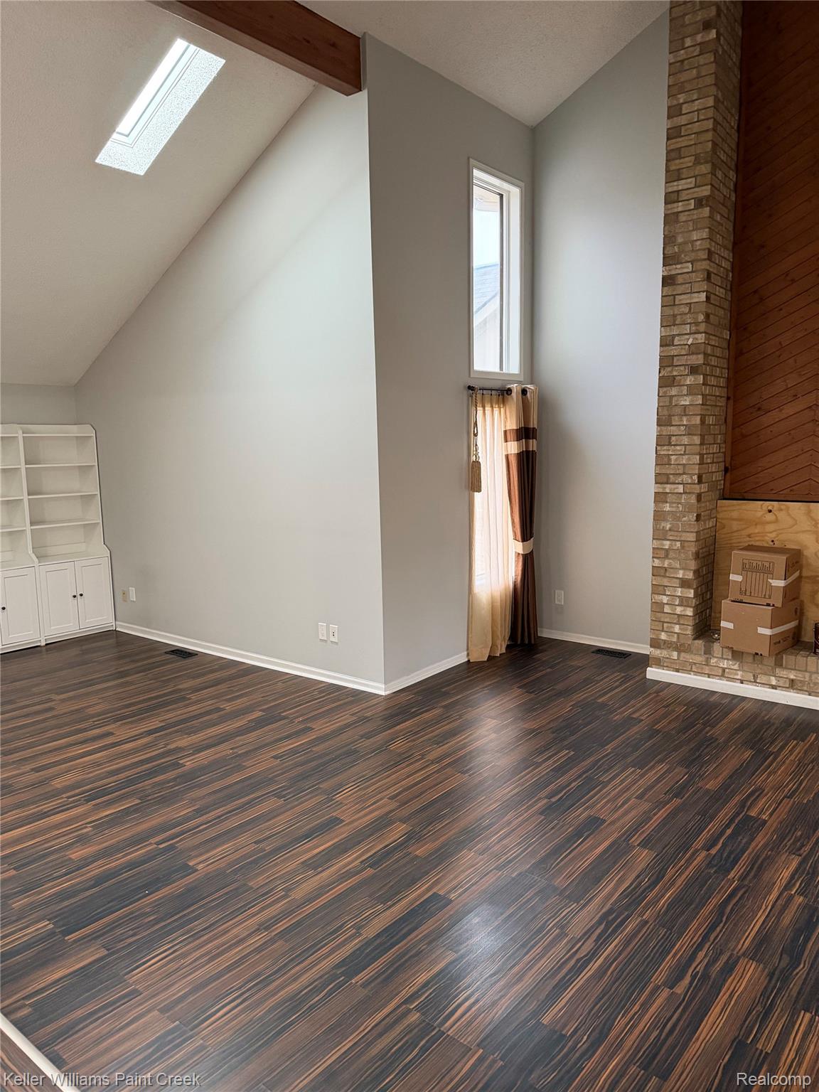 5700 Point Of The Woods Drive